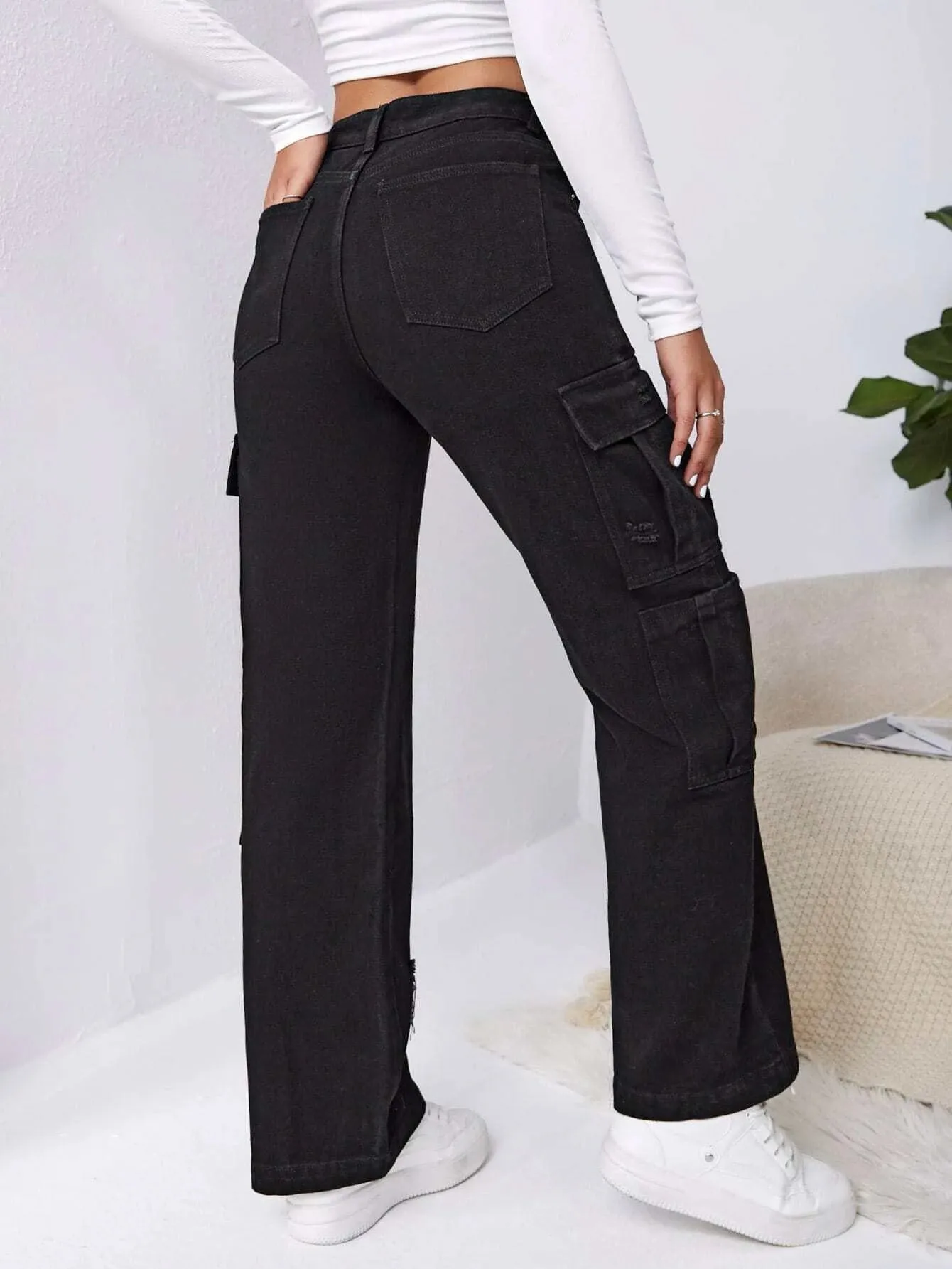 Flap Pocket Ripped Jeans